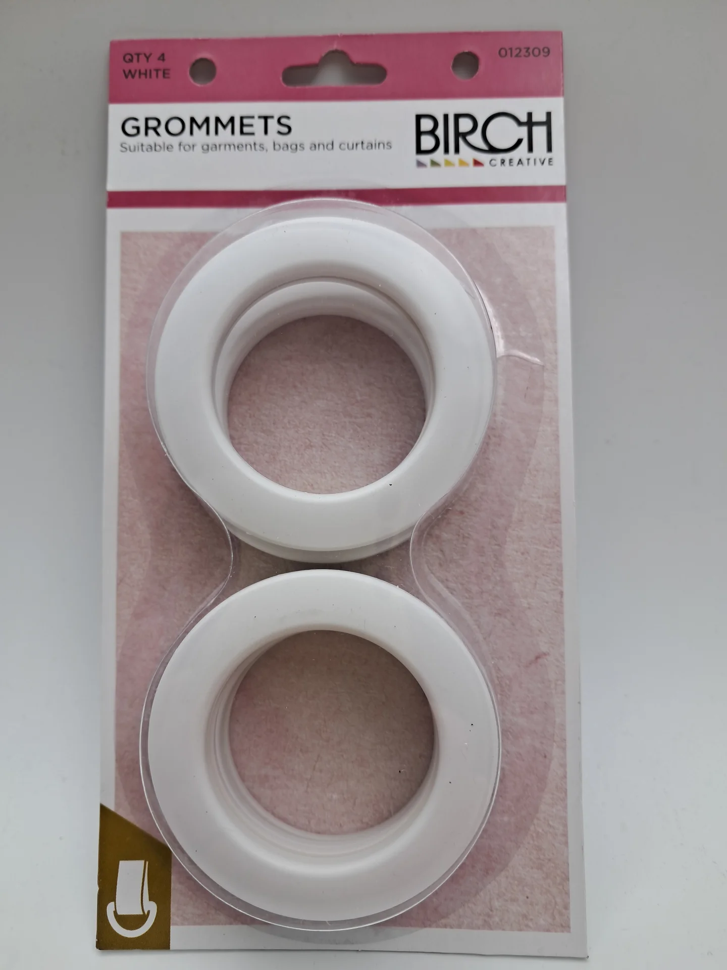 Birch Plastic Grommets White 12309