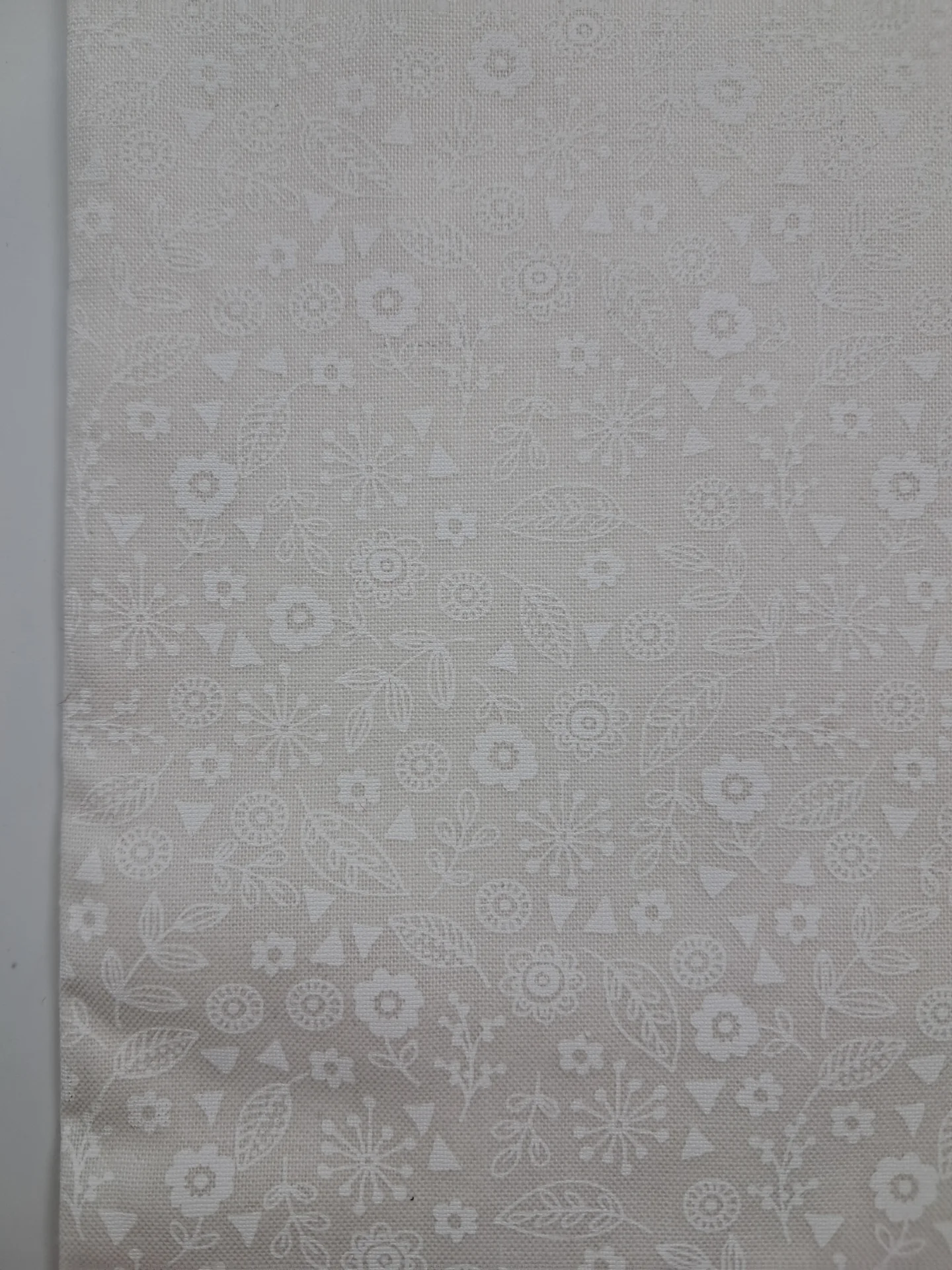 Blender 92970 14 White Flowers On Cream