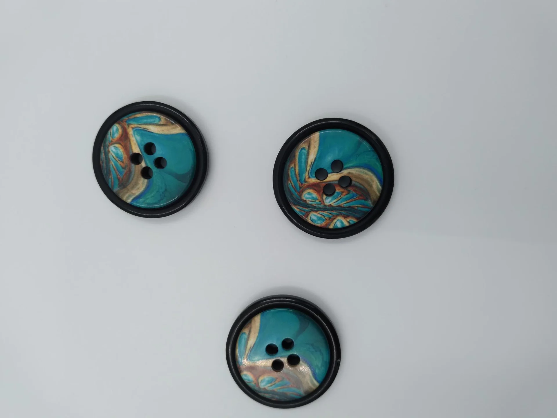 Button 1a42235 36 Col 454