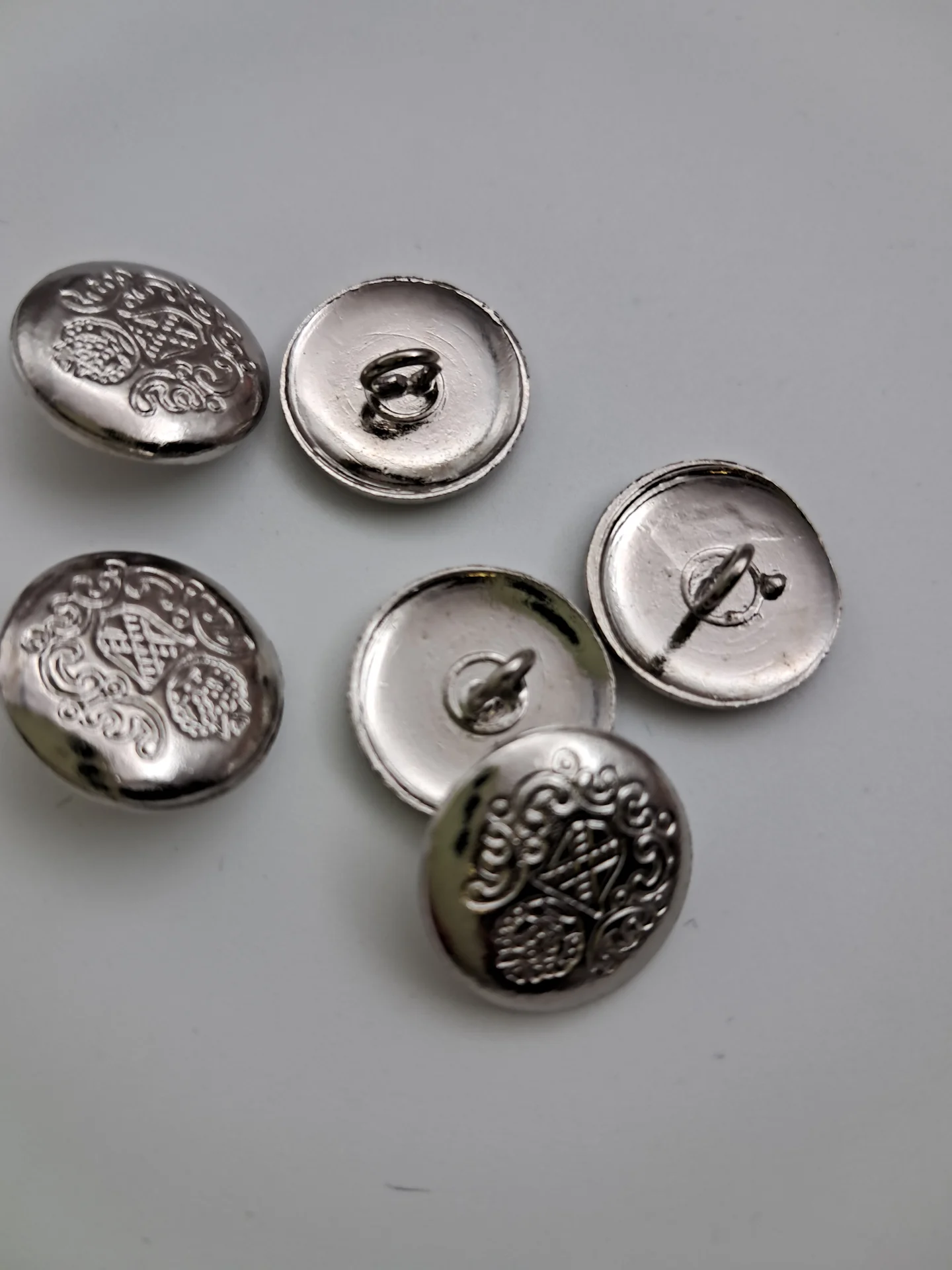 Button 21904 15mm Silver Shank