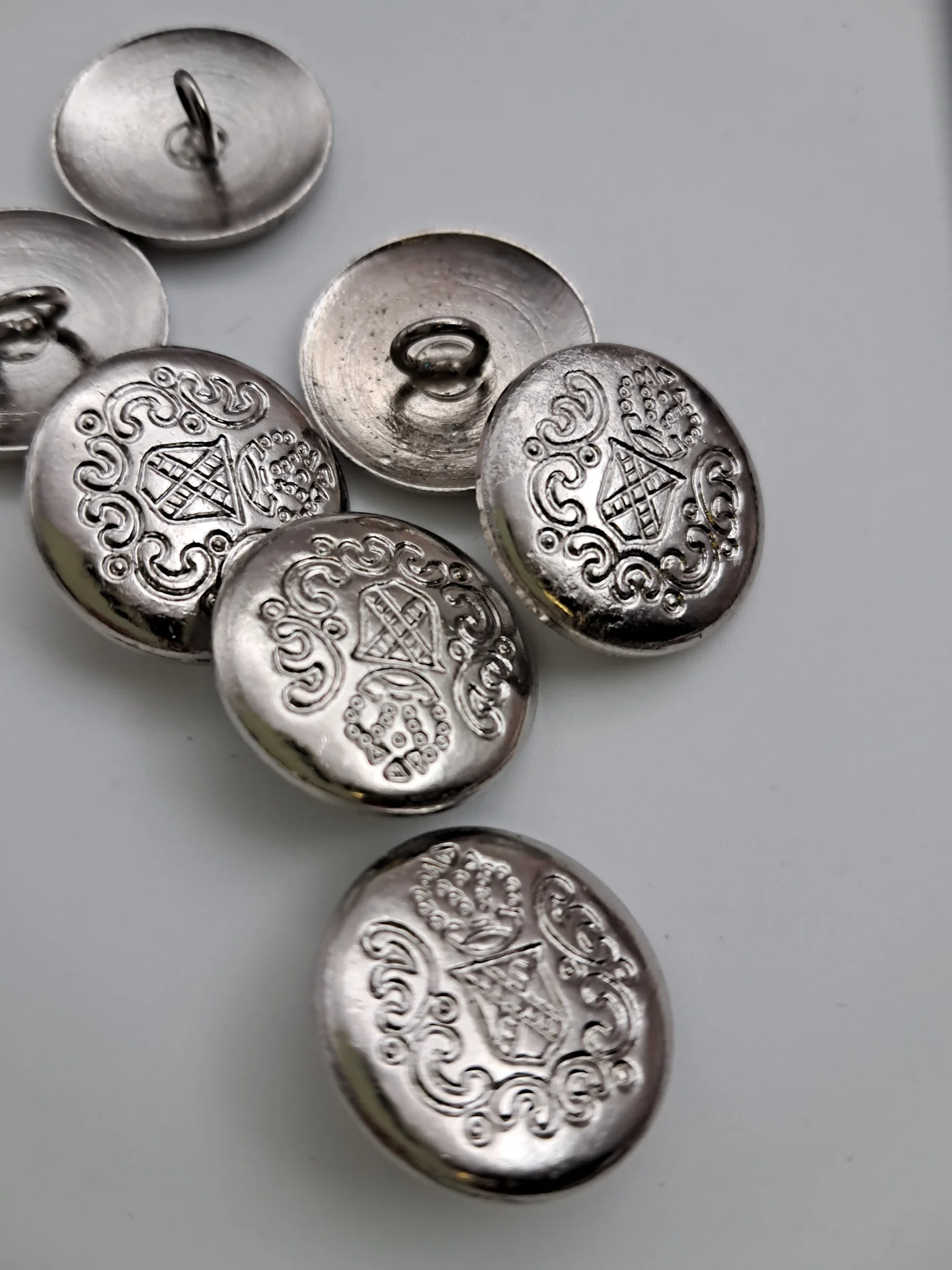 Button 21906 20mm Silver Shank