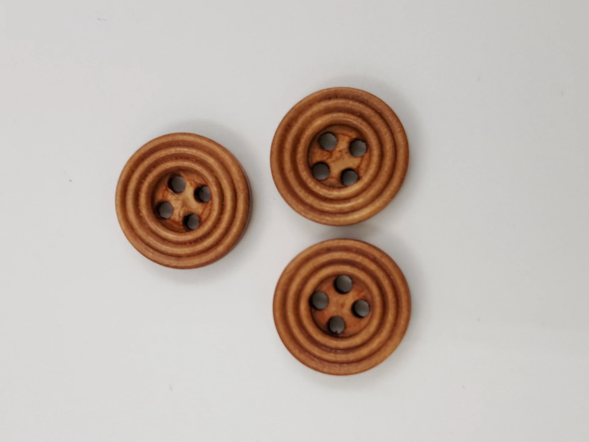 Button 25LB15 Light Brown Circular 15mm