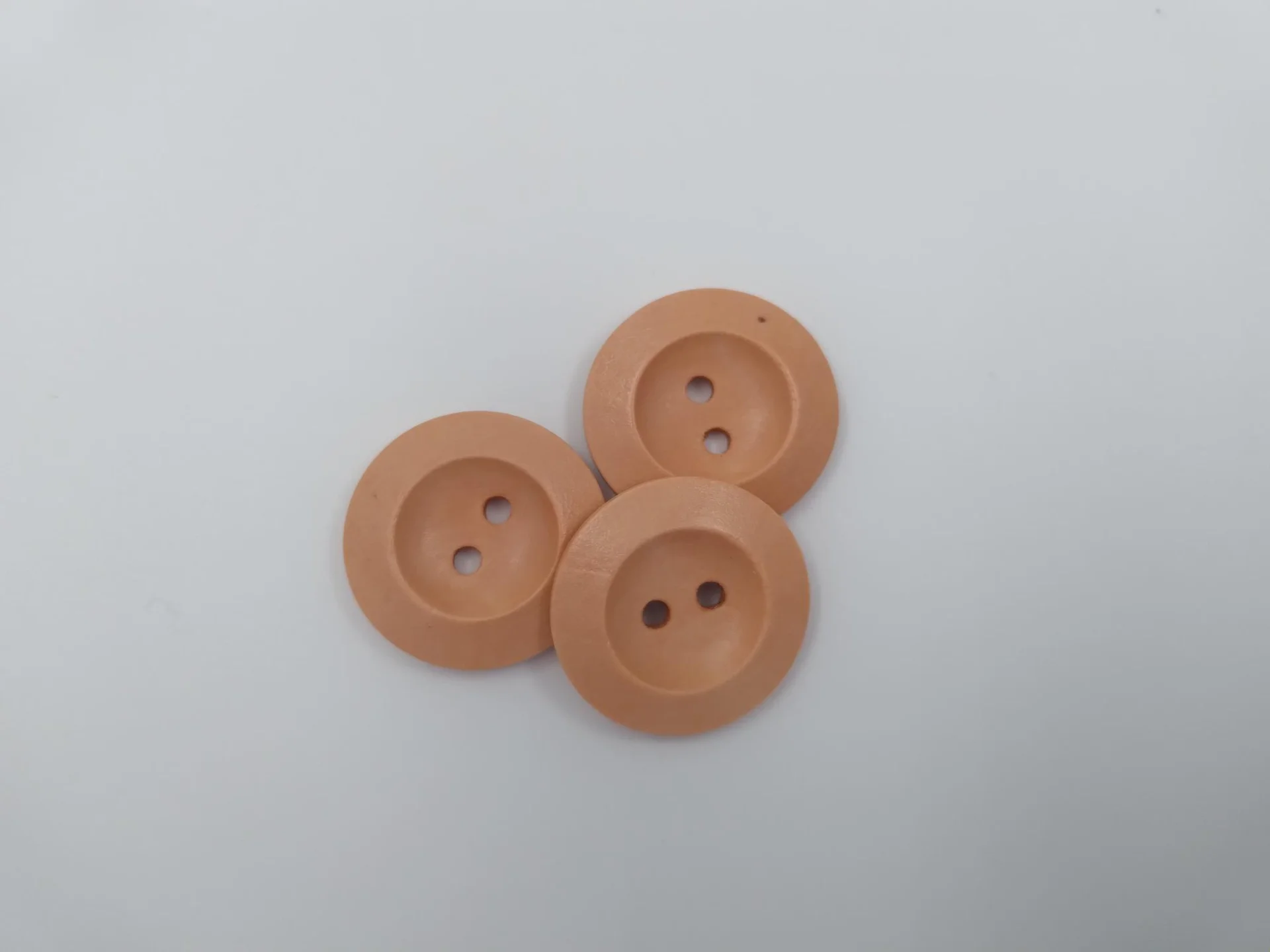 Button 300911 36 Lt Wood 2hole