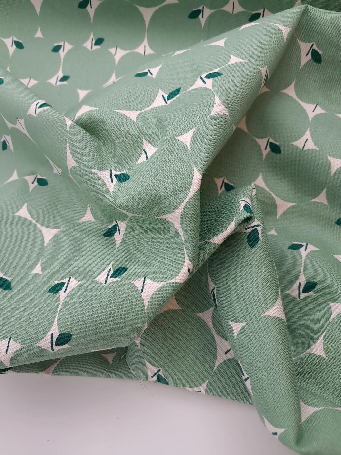 Fabric MOGAMI Green Apples