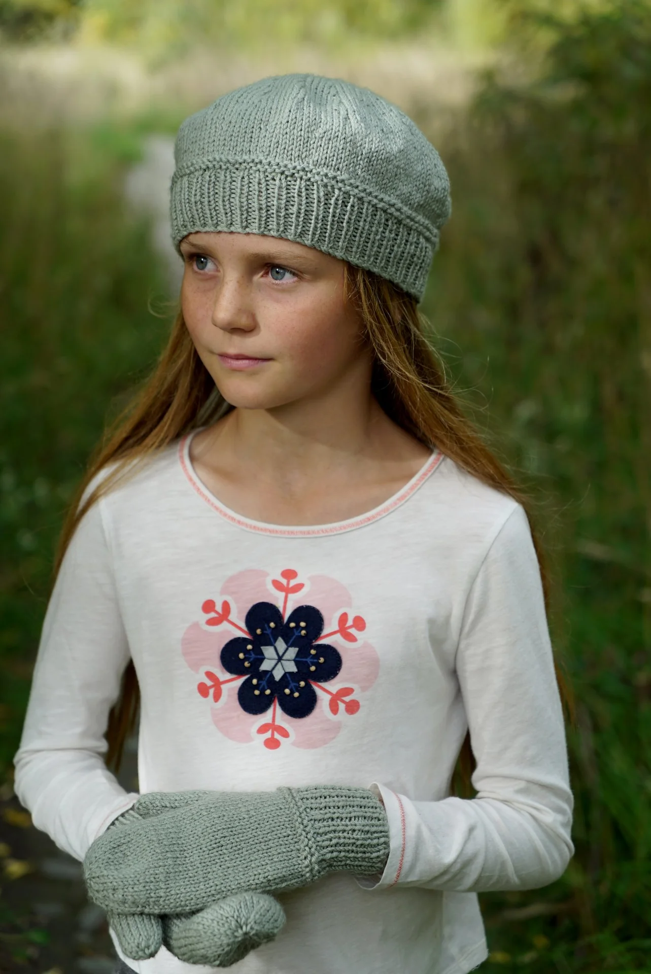 Lisafdesigns Pattern Little Cakes Lc36 Alyssa Beret and Mittens