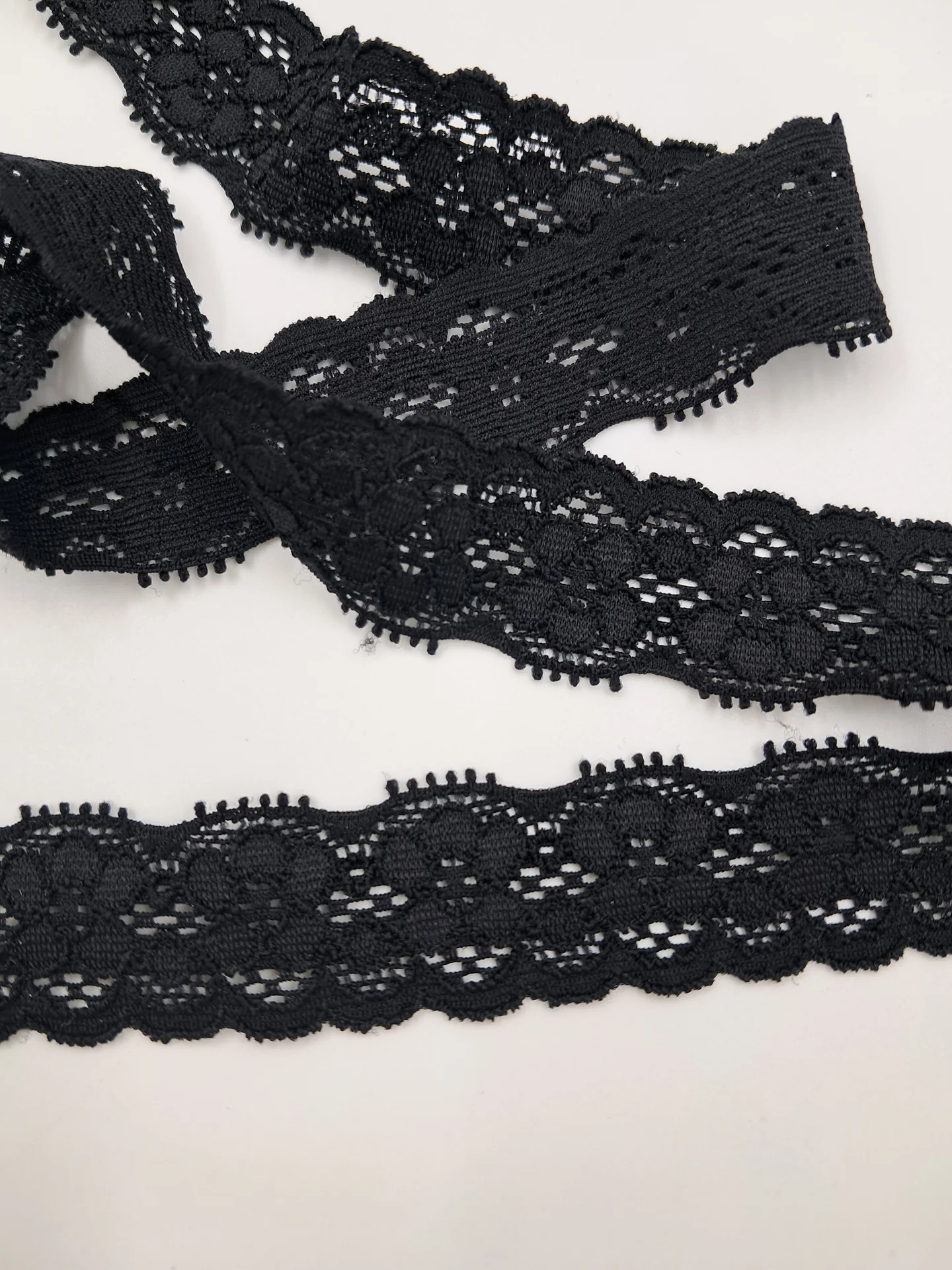 Stretch Lace Black NL 399